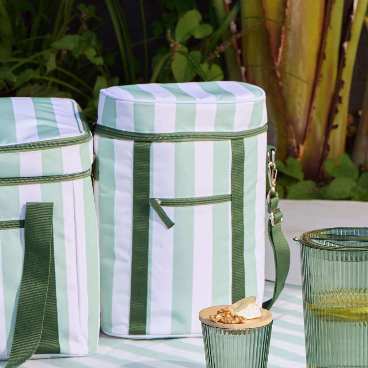 Davis___Waddell_Saltara_Wine_Cooler_Bag_Green__1_.jpg