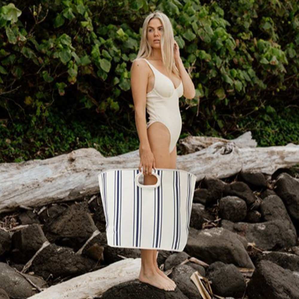 SunnyLife Carryall Beach Bag The Resort Coastal Blue - Funky Gifts NZ