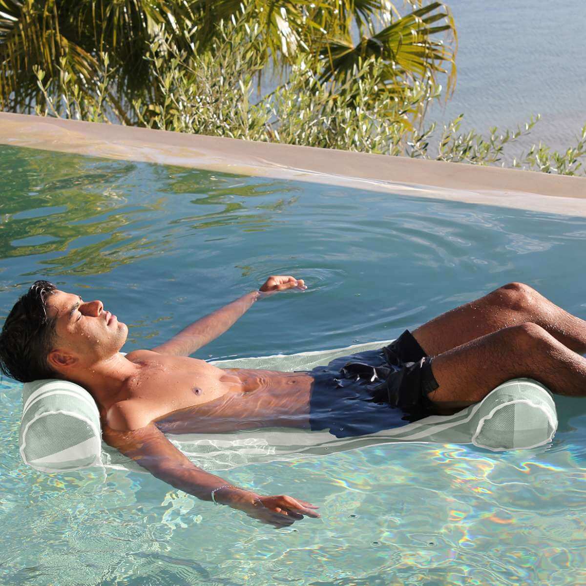 SunnyLife_Mesh_Hammock_Seagrass_Stripe__1_.jpg