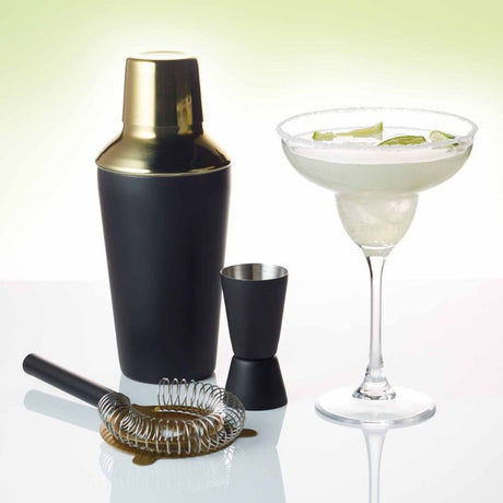 Cocktail set with cocktail