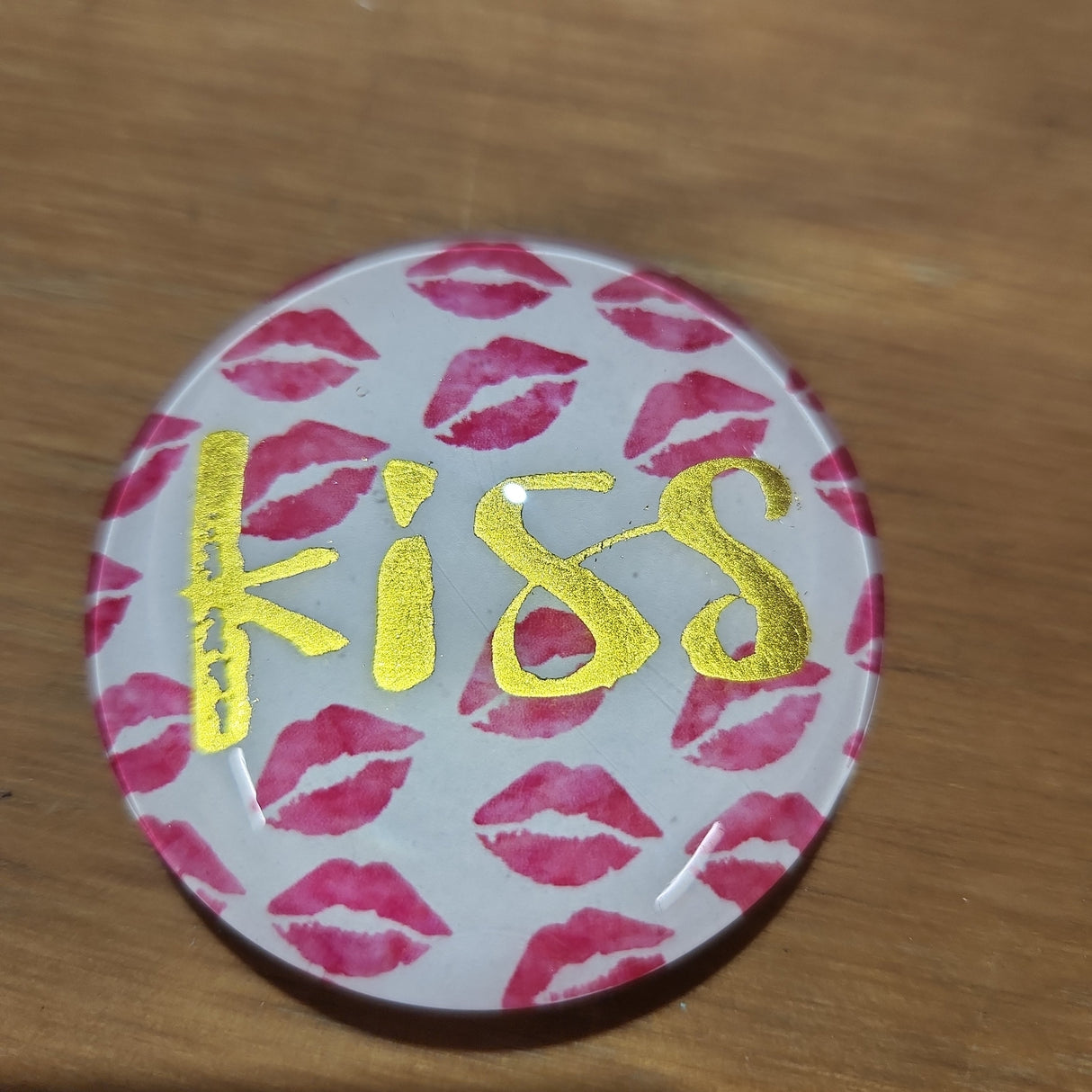 Love & Kisses Magnet - Kiss - Funky Gifts NZ