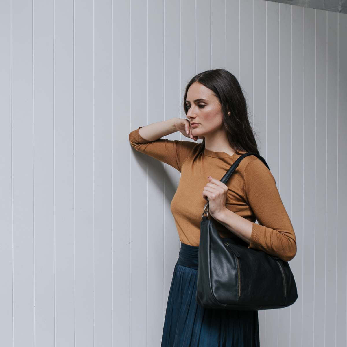 Dusky Robin Poppy Bag Black - Funky Gifts NZ