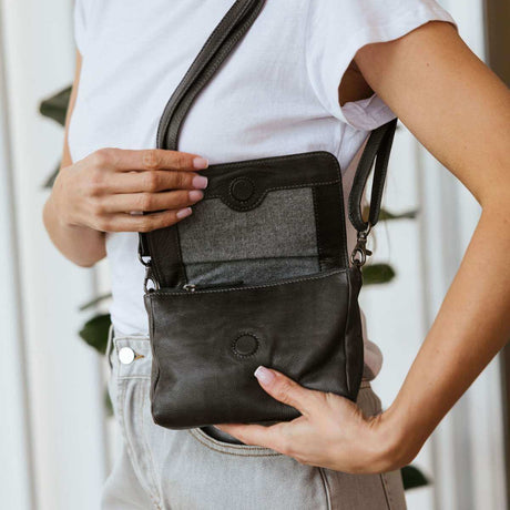 Dusky Robin Sara Bag Black - Funky Gifts NZ