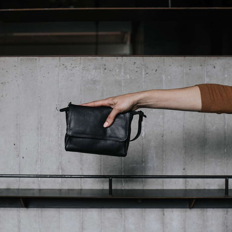 Dusky Robin Sara Bag Black - Funky Gifts NZ