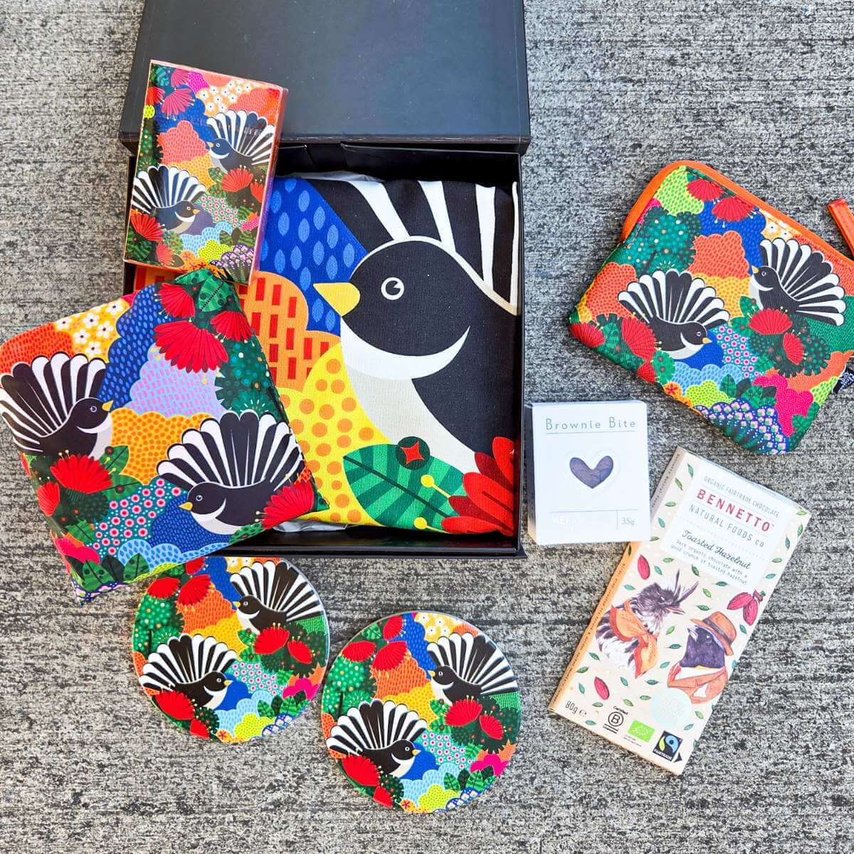 Fantail Paradise Gift Box - Funky Gifts NZ
