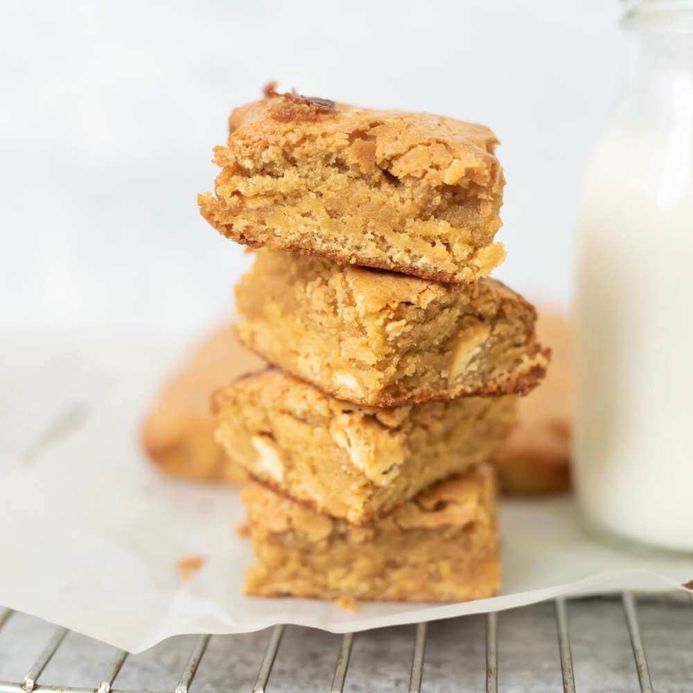 Fudgy White Chocolate Blondie Baking Mix - Funky Gifts NZ