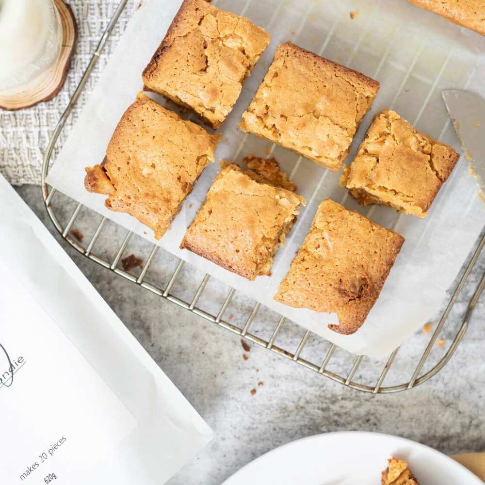 Fudgy White Chocolate Blondie Baking Mix - Funky Gifts NZ