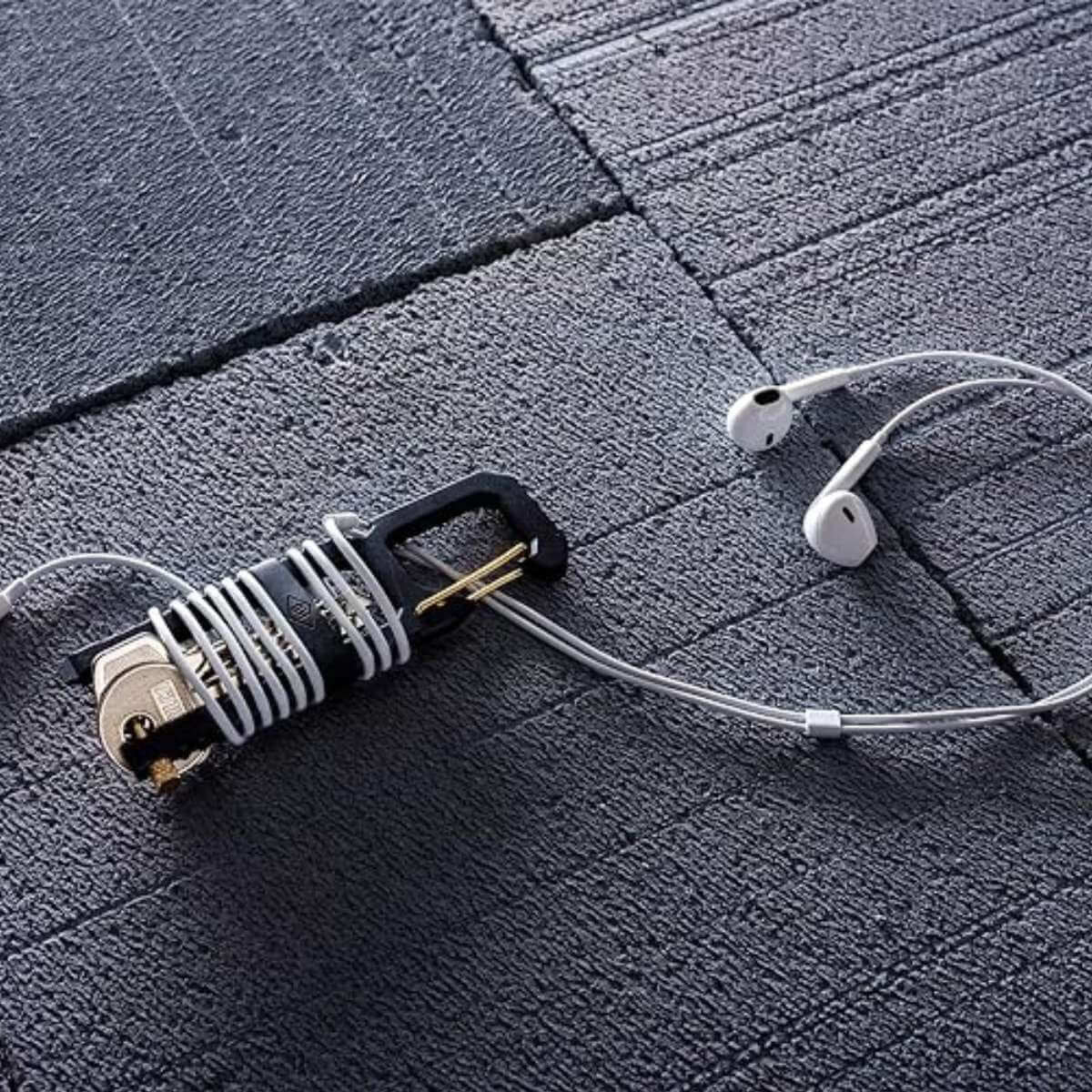 Gentlemen_s_Hardware_Urban_Carabiner_Tool__1_.jpg