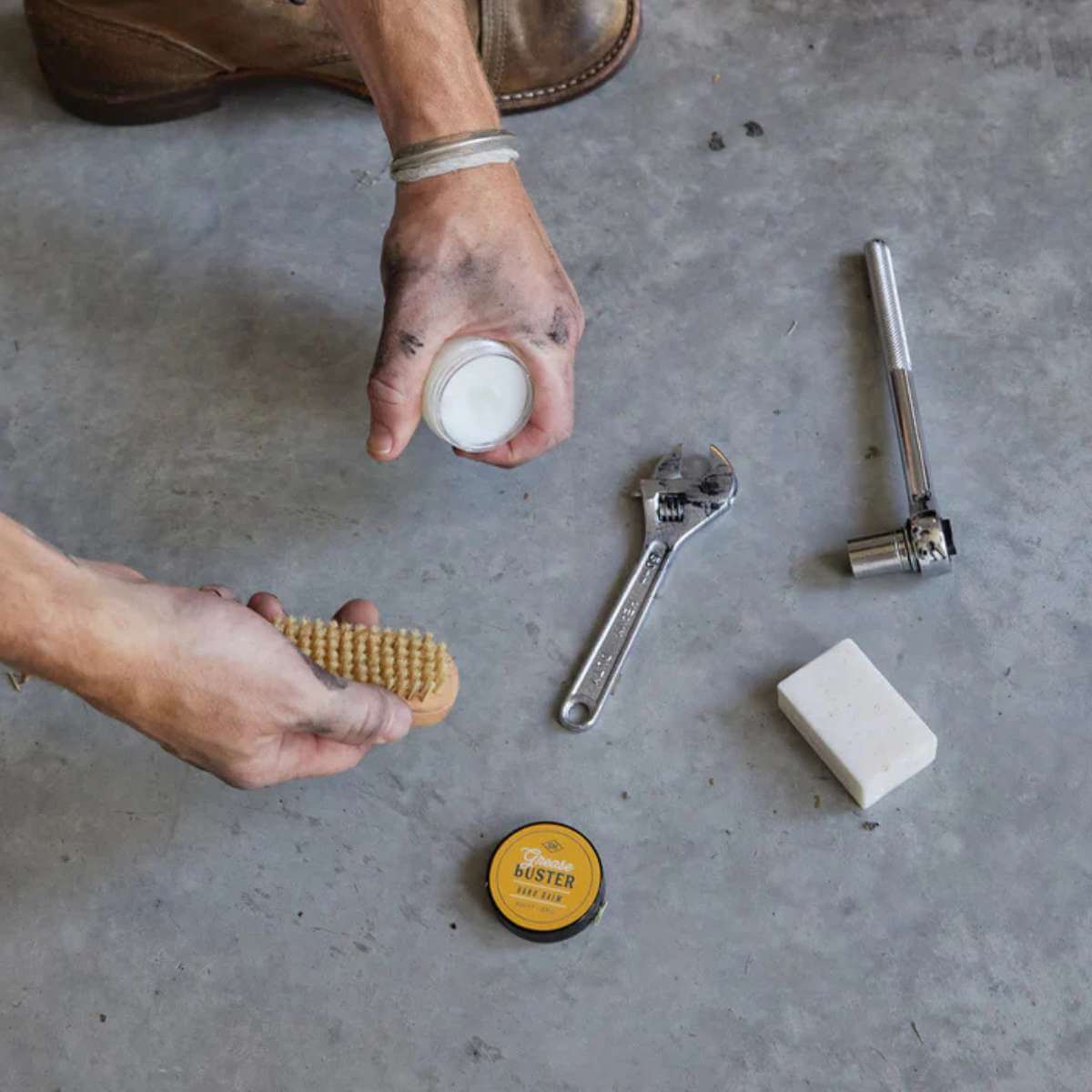 Gentlemen's Hardware - Grease Busters Hand Service & Repair Kit - Funky Gifts NZ