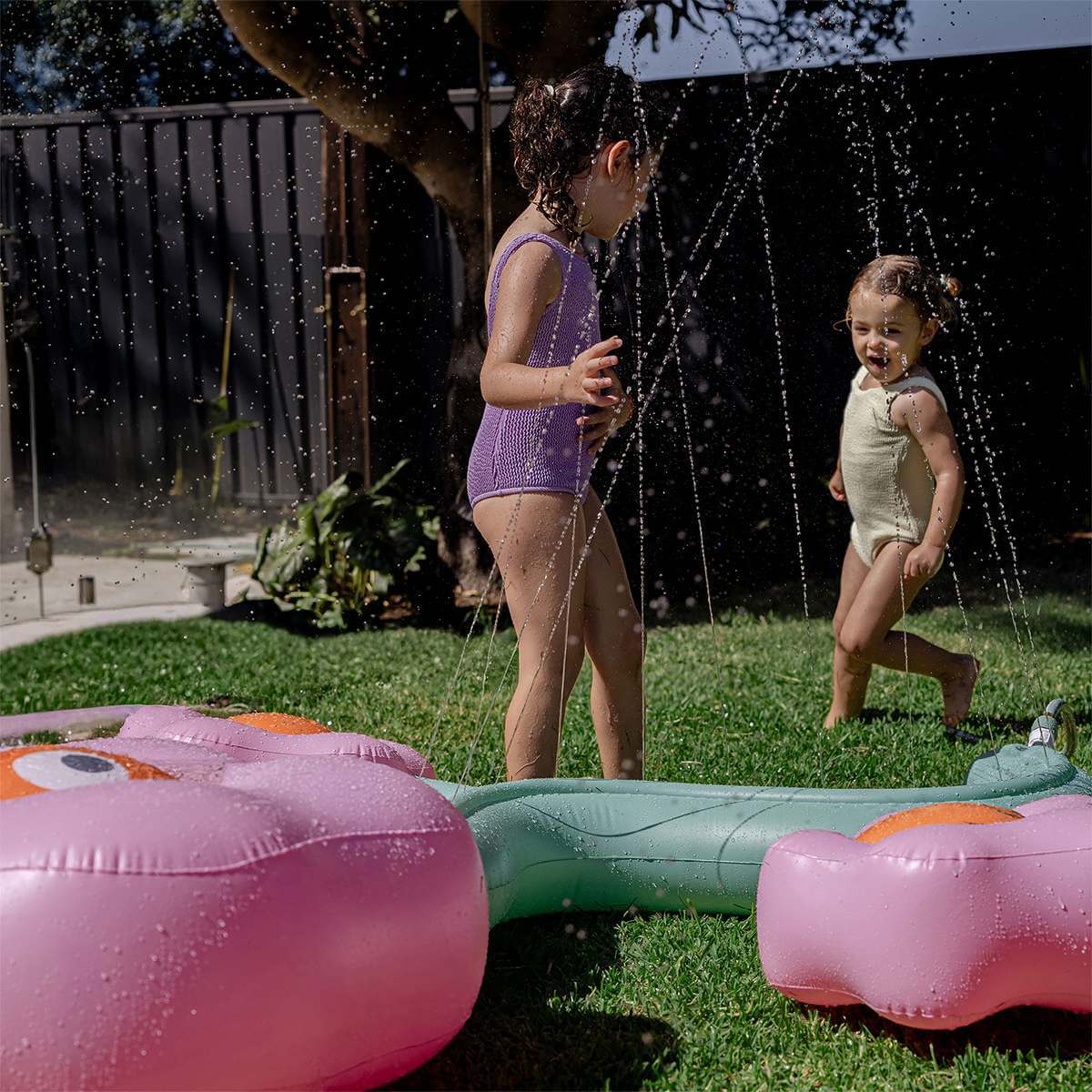 Inflatable_Sprinkler_Poppy_The_Peach__1_.jpg