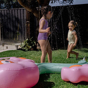 Inflatable_Sprinkler_Poppy_The_Peach__1_.jpg