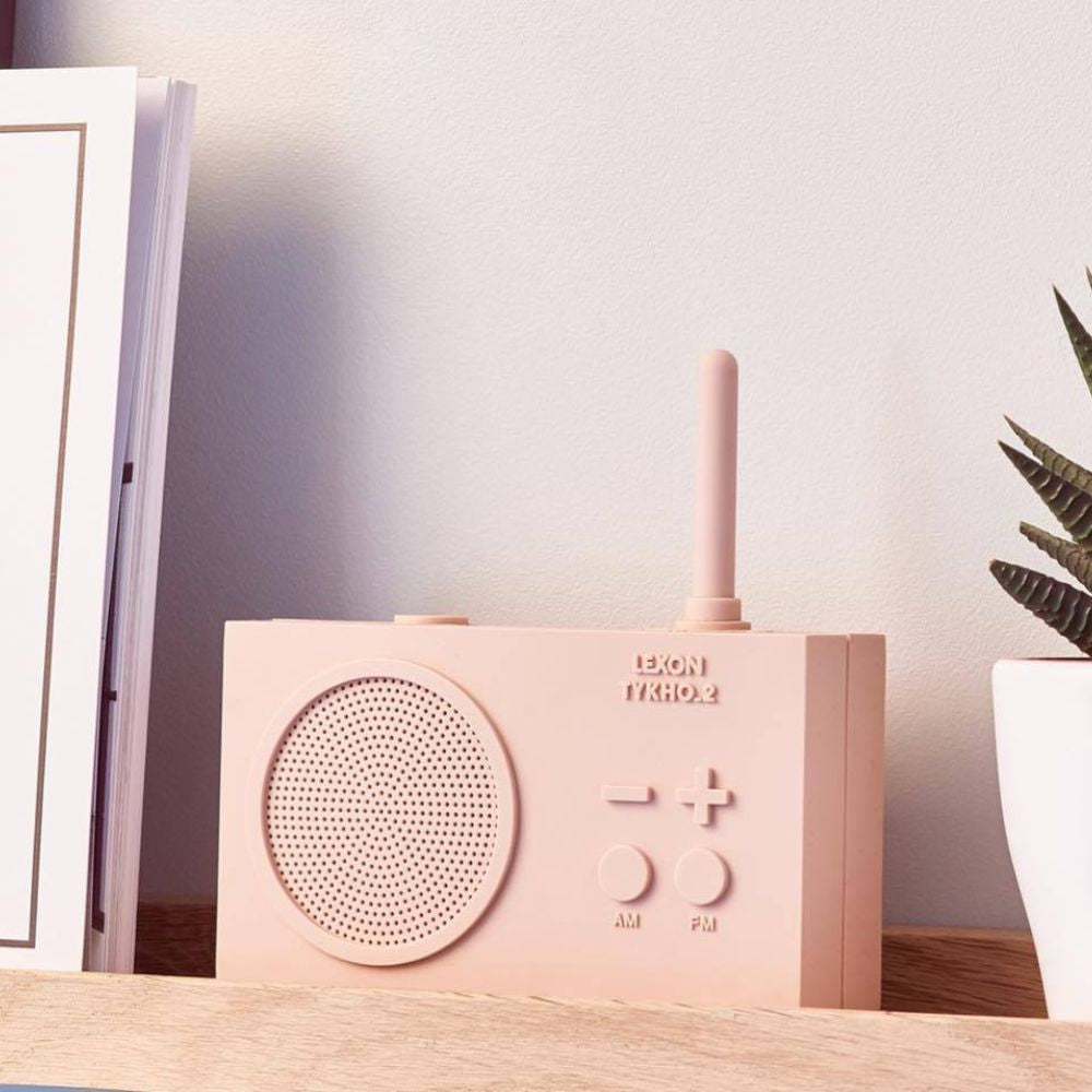 り*り様 LEXON 「Standstation」FMラジオ(ピンク) Lexon Tykho 3 Bluetooth Radio - Pink – Funky Gifts NZ