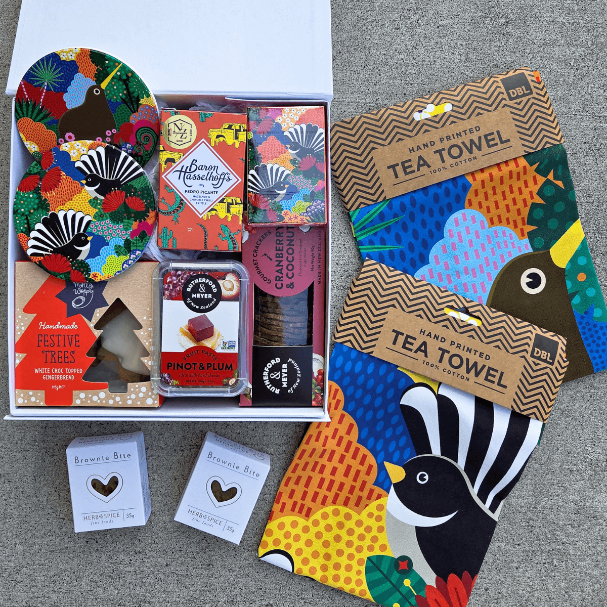 Treasures of Aotearoa Gift Box - Funky Gifts NZ