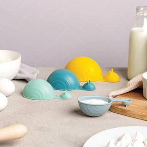 Shelly_Measuring_Cups_and_Spoons_Set.jpg