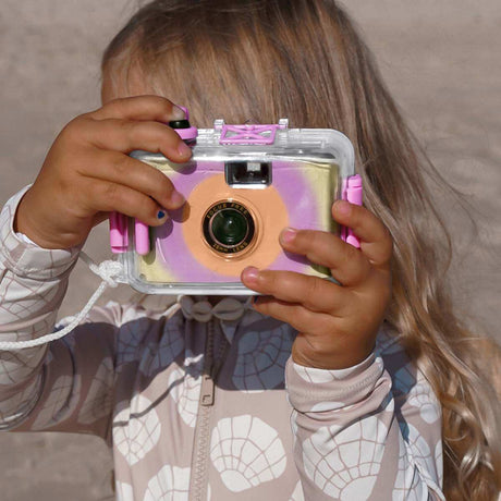 SunnyLife_Underwater_Camera___Magenta__1_.jpg