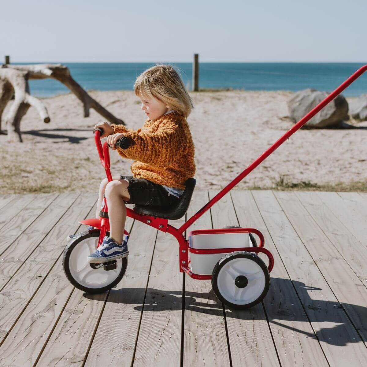 Tri_ang_2.0_Tuff_Trike_w_Push_Bar_Red__1_.jpg