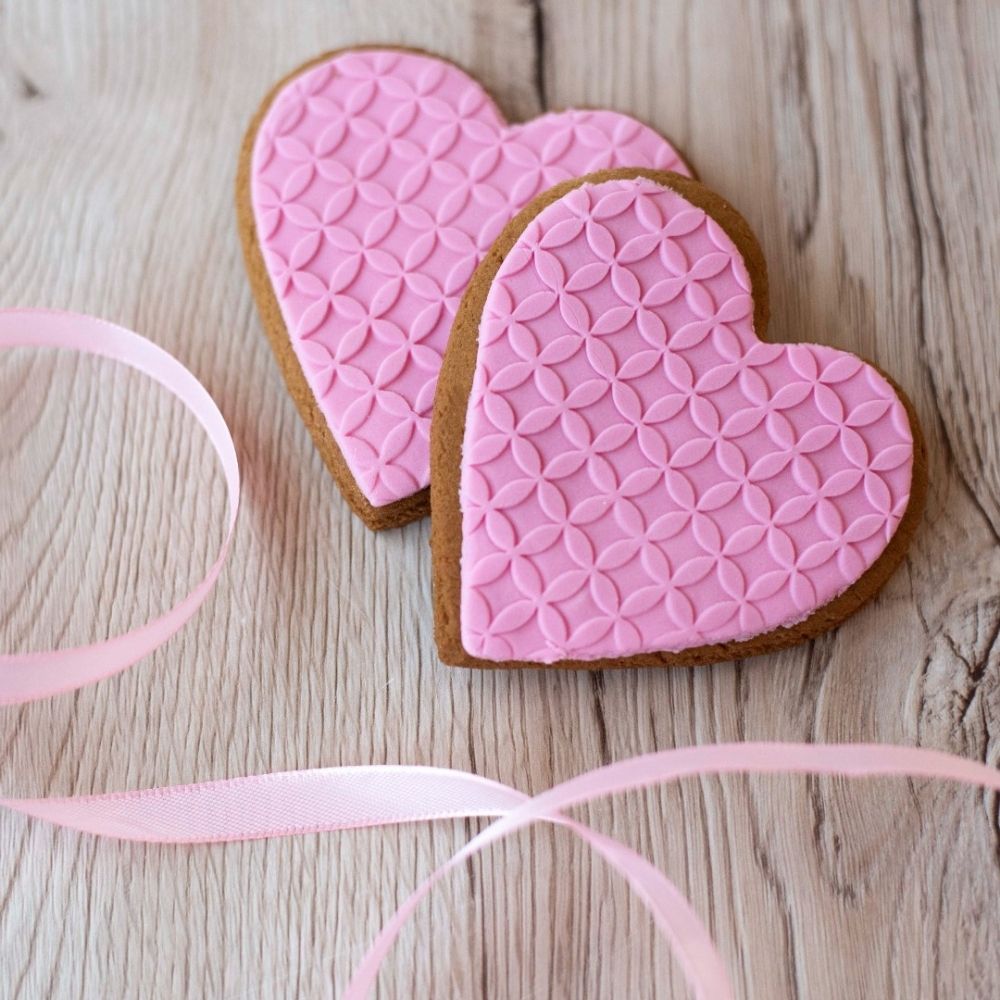 Gingerbread Pink Heart Cookie Grab'N'Go 48g - Funky Gifts NZ
