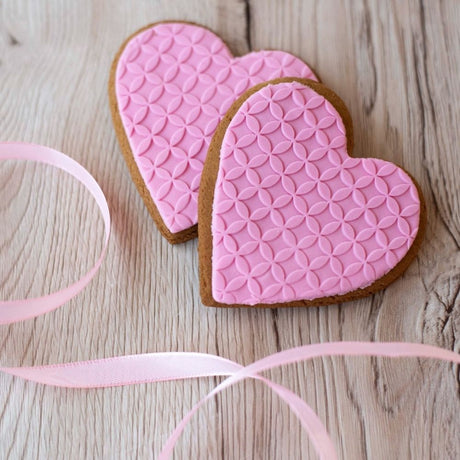 Gingerbread Pink Heart Cookie Grab'N'Go 48g - Funky Gifts NZ