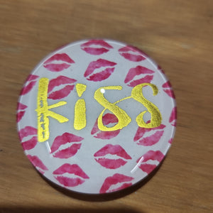 Love & Kisses Magnet - Kiss - Funky Gifts NZ