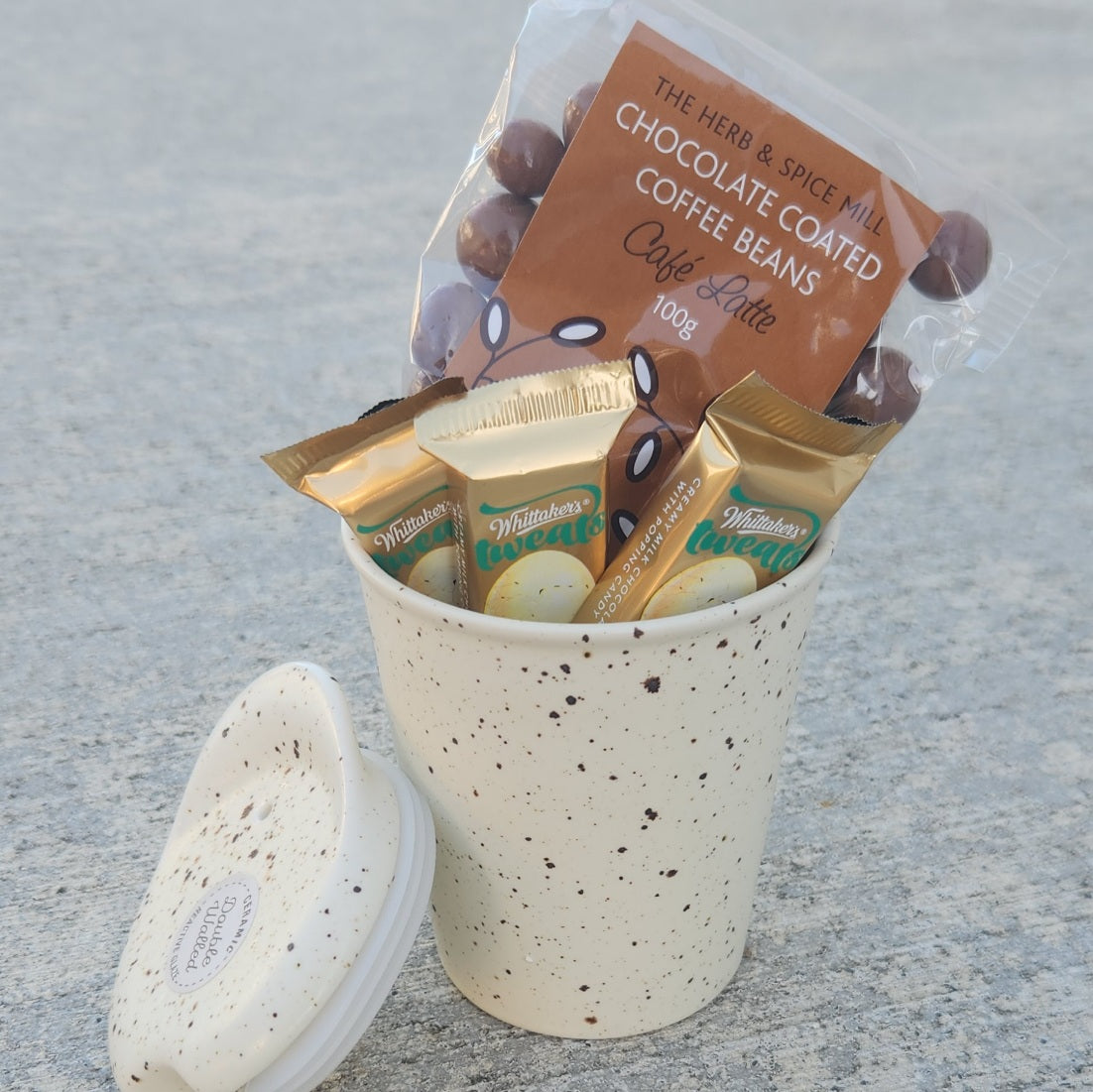 Ceramic E cup Gift Packs Mood Image