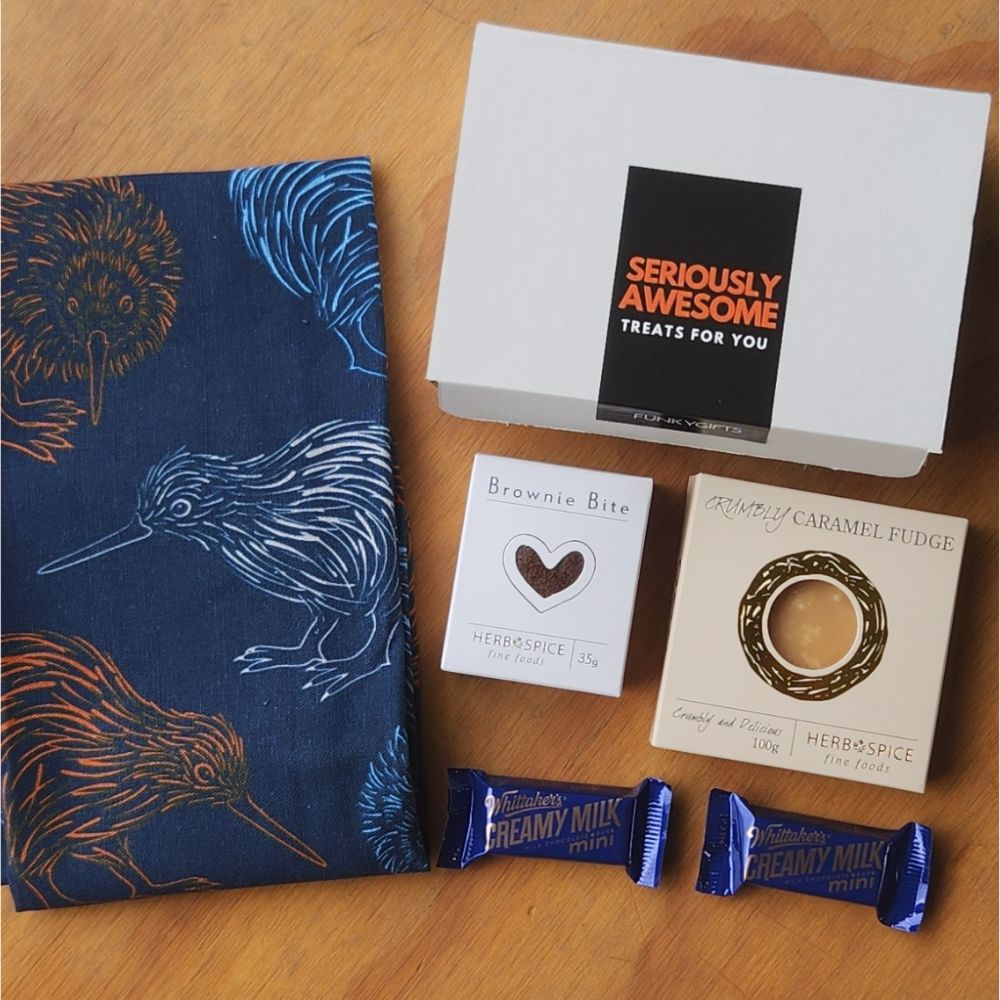 Seriously Awesome Kiwiana & Treats Mini Gift Box